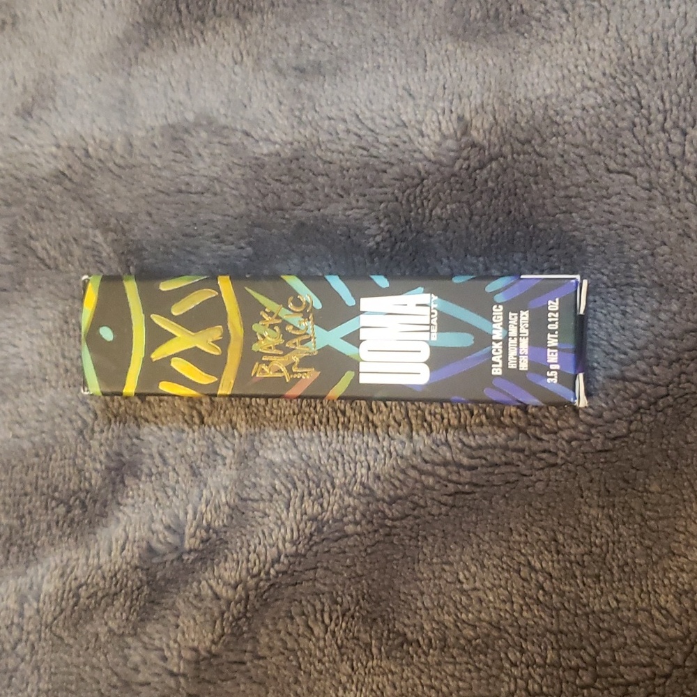 UOMA Black Magic Hypnotic Impact High Shine Lipstick in Shade Feminist BNIB💄